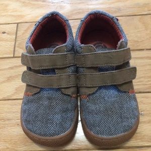 Livie and Luca boys shoe size 11